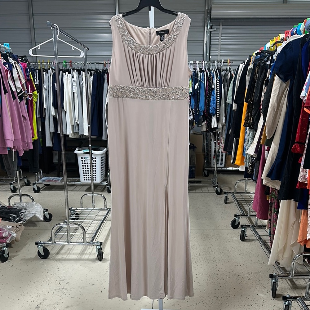 NWOT R & M Richard’s dress